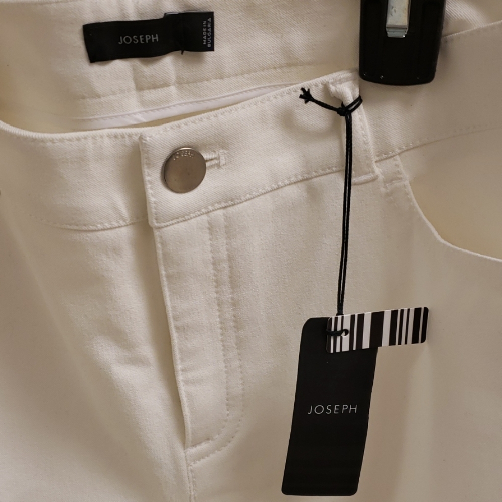 Joseph Off White Stretch Jeans. Size 44